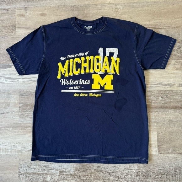 Michigan Wolverines College t shirt navy blue yellow men’s XL - Picture 1 of 4